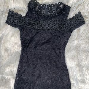 Shoulder Cut-Out Bodycon Lace Black Dress